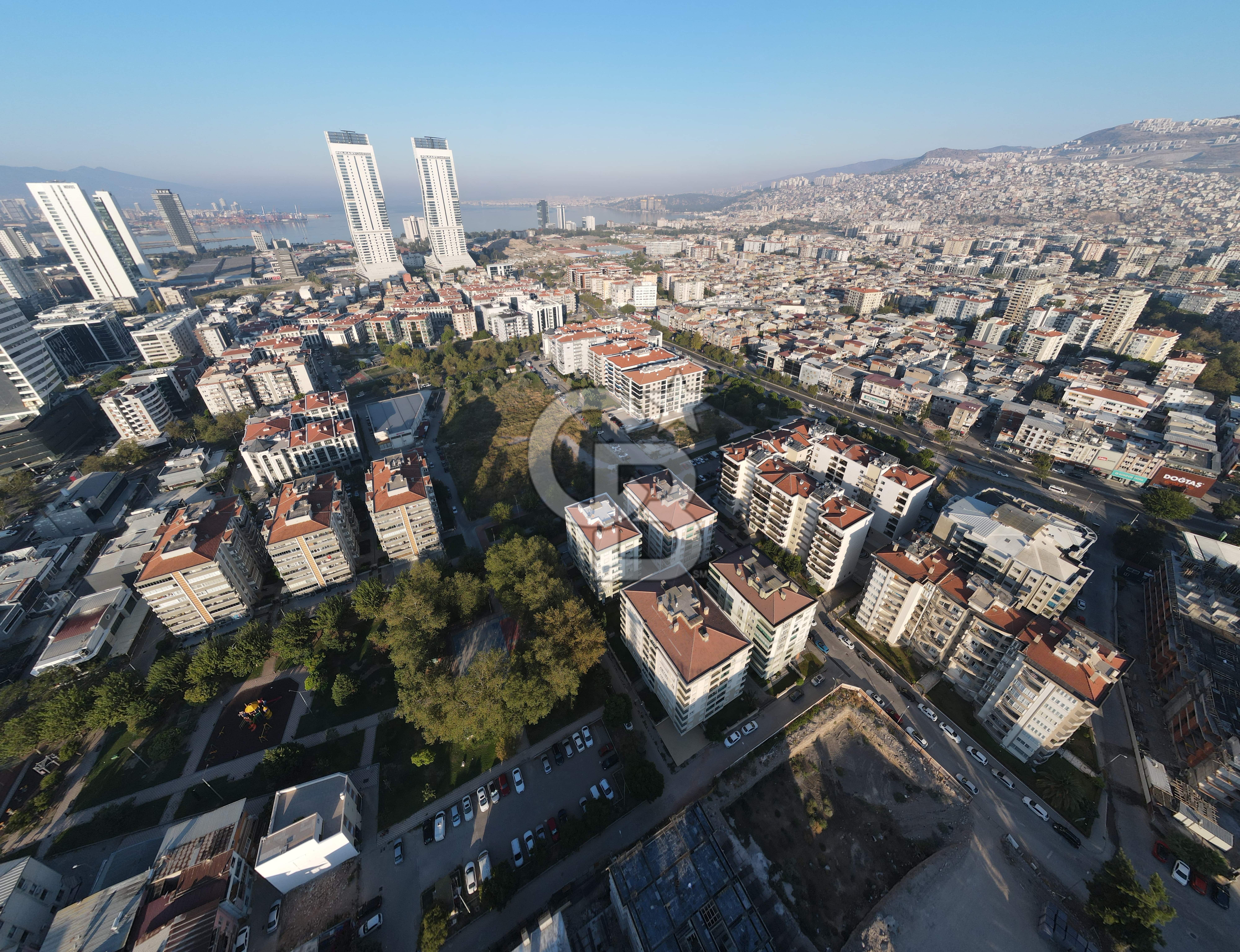 Bayraklı Mansuroğlu Kavuklar Martı Apt Satılık 4+1 Daire