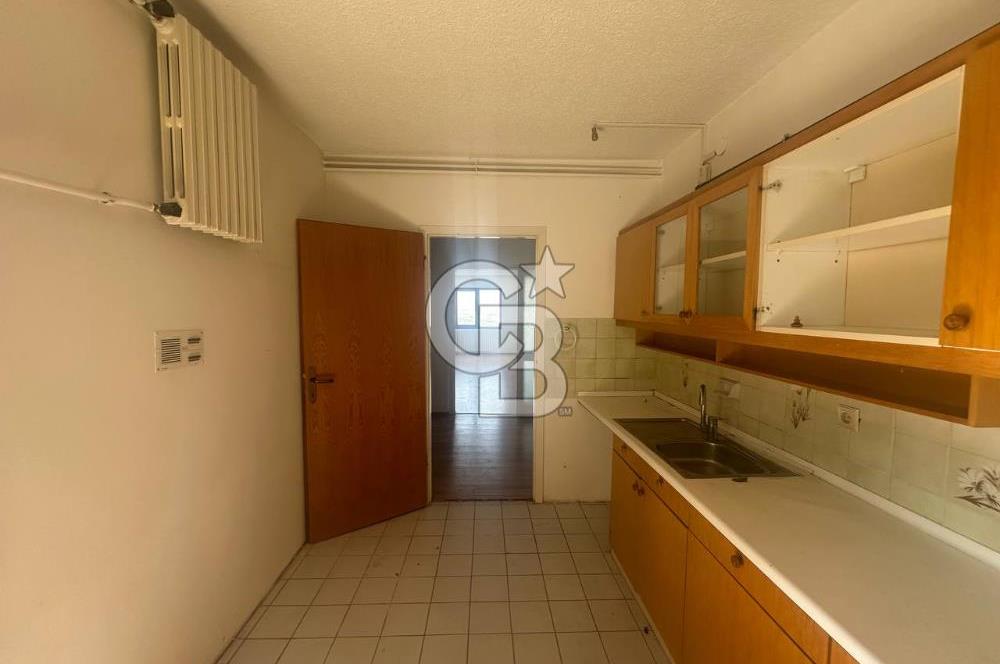 Ümit Mah., Çınar Sitesinde 9.Kat, 155 m², Kiralık 4+1