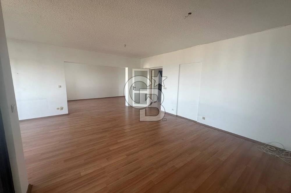 Ümit Mah., Çınar Sitesinde 9.Kat, 155 m², Kiralık 4+1