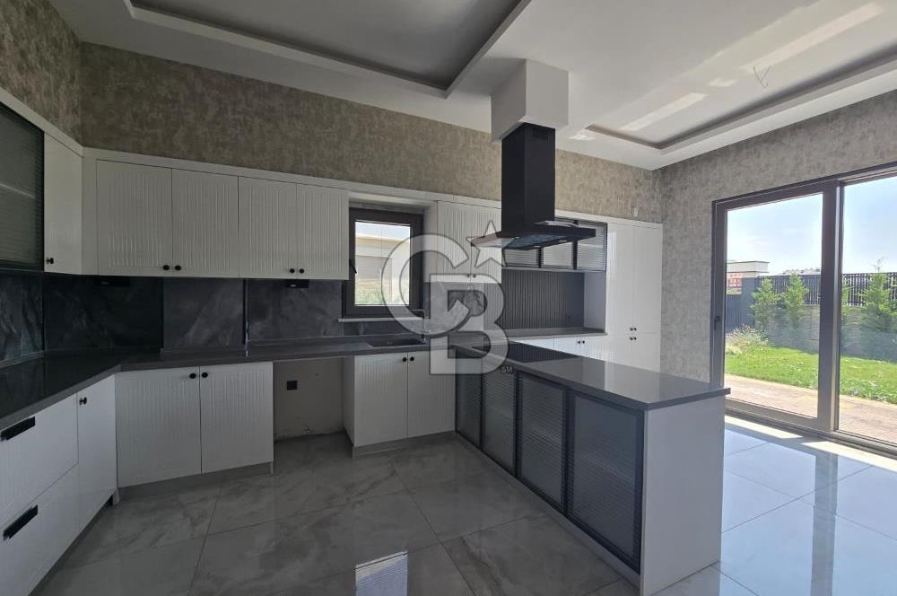 COLDWELL BANKER'DAN LÜKS VE KONFORUN BİRLEŞTİĞİ SATILIK 7+1 VİLLA