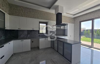 COLDWELL BANKER'DAN LÜKS VE KONFORUN BİRLEŞTİĞİ SATILIK 7+1 VİLLA