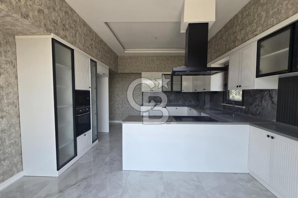 COLDWELL BANKER'DAN LÜKS VE KONFORUN BİRLEŞTİĞİ SATILIK 7+1 VİLLA