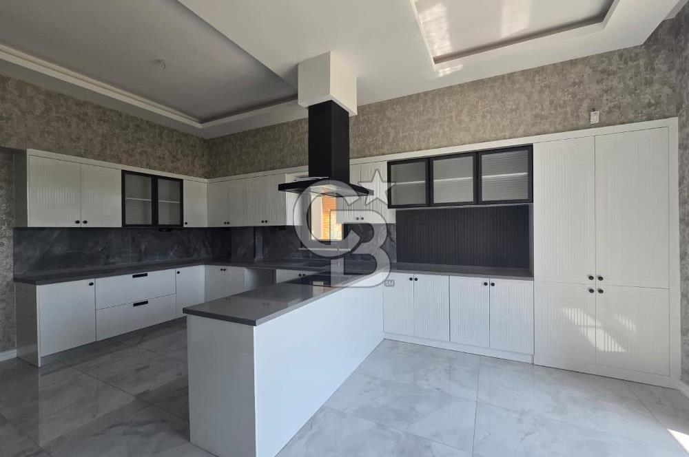 COLDWELL BANKER'DAN LÜKS VE KONFORUN BİRLEŞTİĞİ SATILIK 7+1 VİLLA
