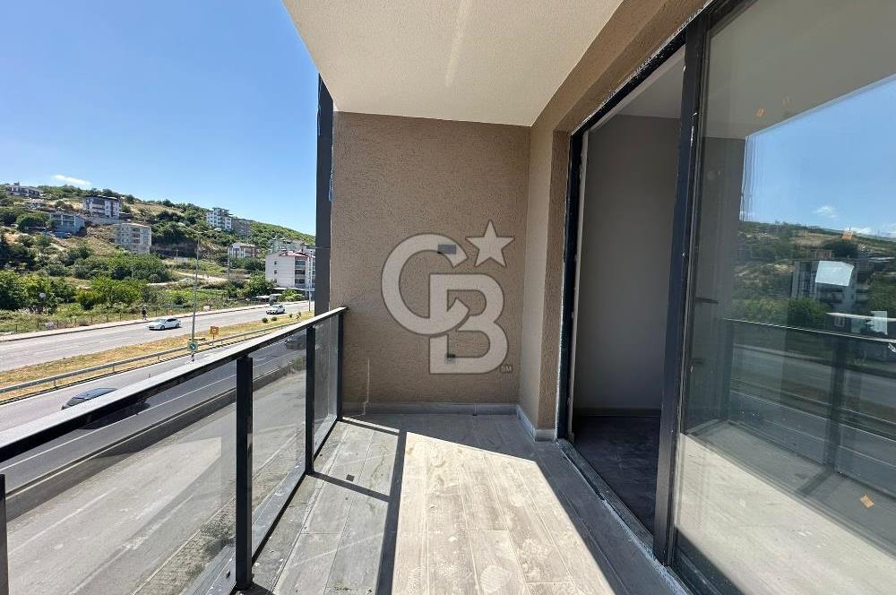 ATAKUM ÇAKIRLAR ANAYOLA CEPHE HAVUZLU SİTE İÇİ 1+1 SATILIK DAİRE