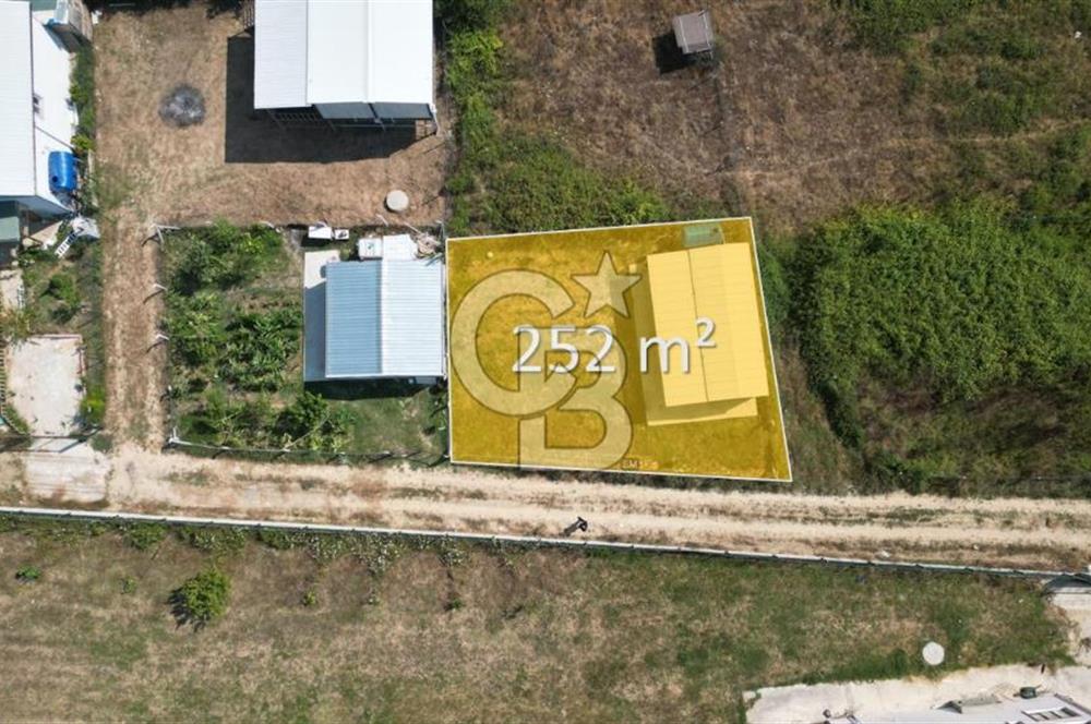 Çatalca Çiftlikköyde 252 m² Arsa + Konteyner! Altyapı Hazır!