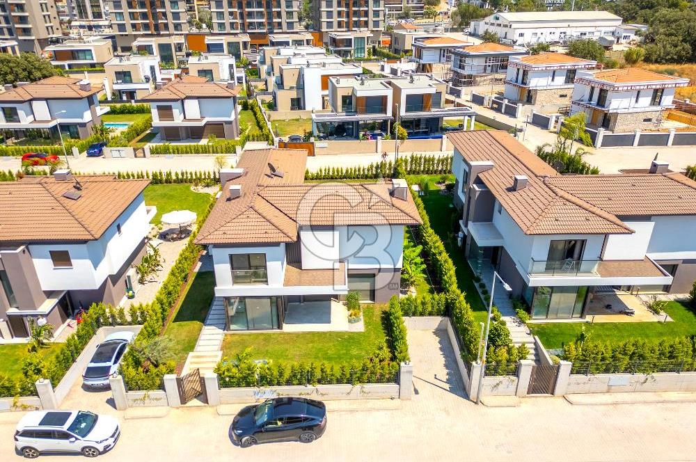 GÜZELBAHÇE YELKİ GARDENİA 33 SİTESİNDE SATILIK 5+1 VİLLA