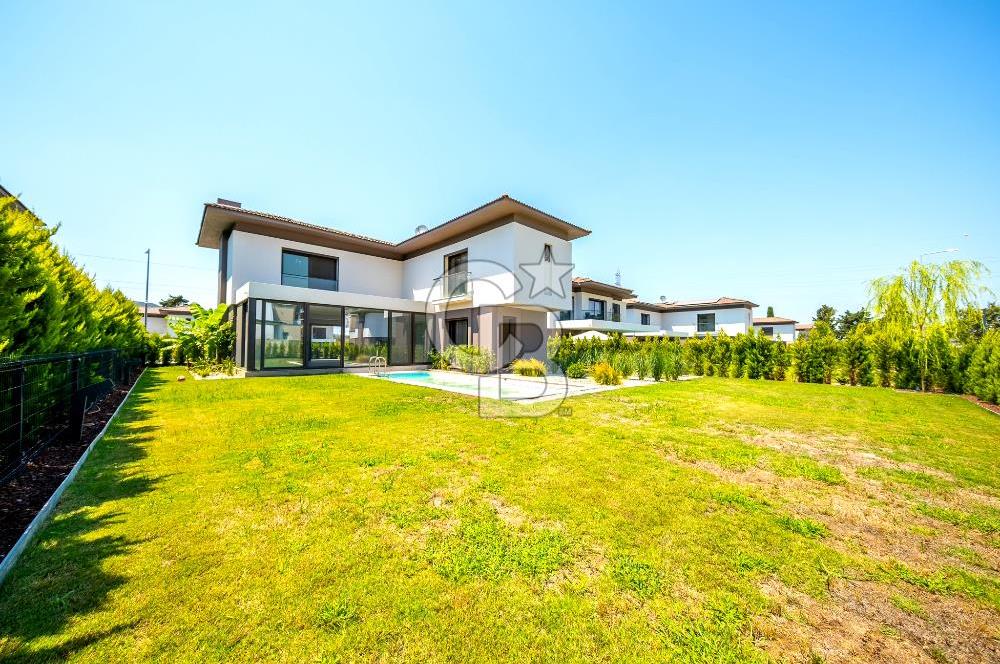 GÜZELBAHÇE YELKİ GARDENİA 33 SİTESİNDE SATILIK 5+1 VİLLA