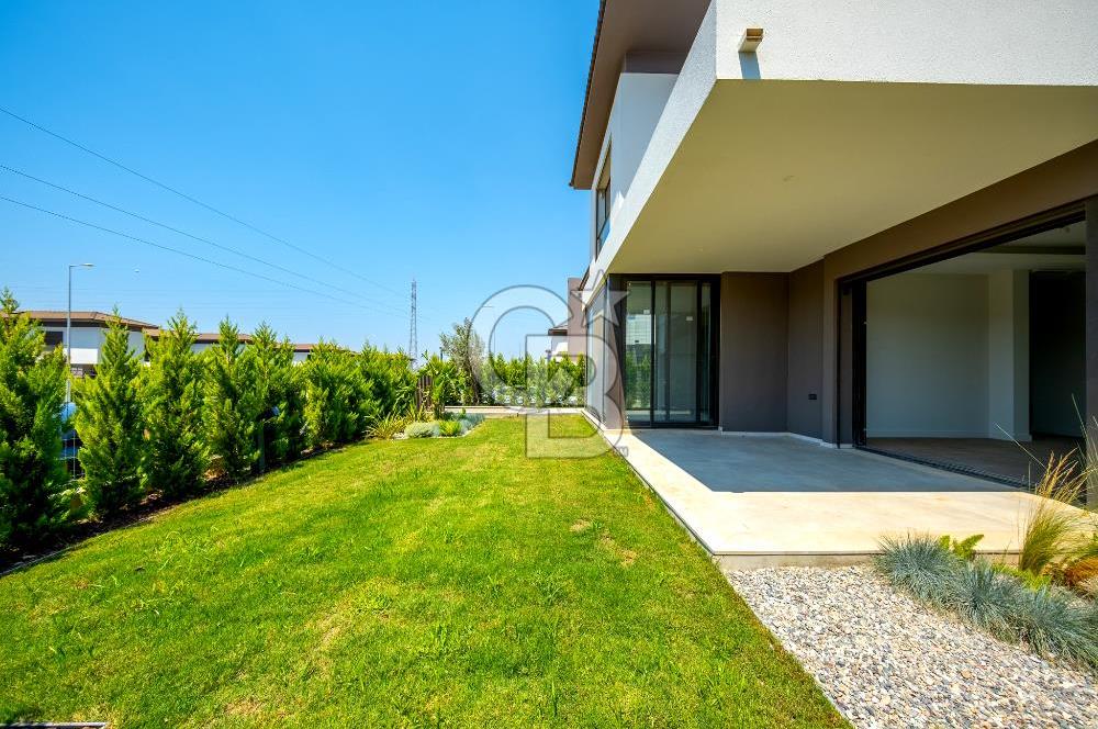 GÜZELBAHÇE YELKİ GARDENİA 33 SİTESİNDE SATILIK 5+1 VİLLA