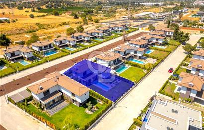 GÜZELBAHÇE YELKİ GARDENİA 33 SİTESİNDE SATILIK 5+1 VİLLA