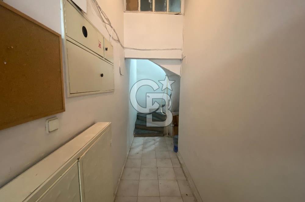 Karşıyaka Çarşı İçinde Eşyalı Kiralık 2+1 Daire