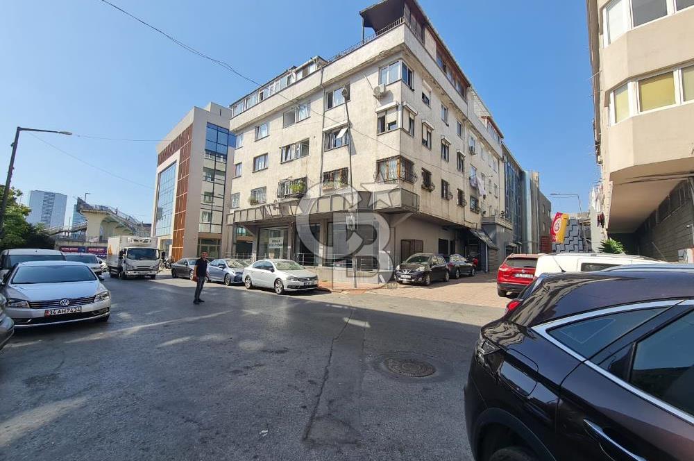 Kağıthane Gürsel Mah. Girişinde Tabela Değeri Yüksek Dükkan