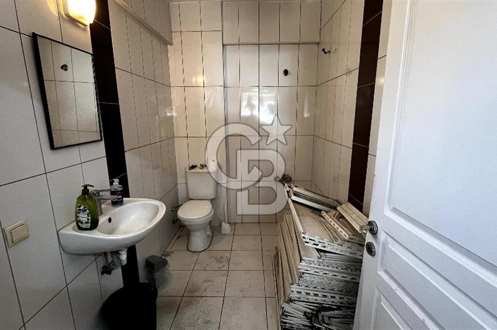 Bayraklı Soğukkuyuda Okul Yanı Lokasyonda 65 m² Satılık Dükkan