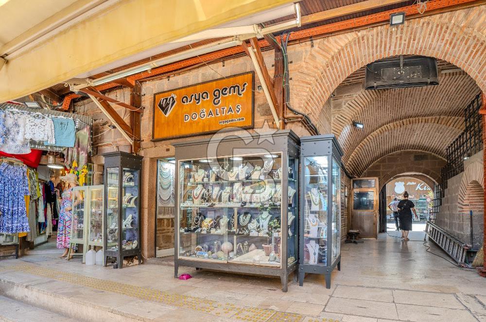 İzmir Konak  Tarihi Kızlarağası Hanı'nda Devren Kiralık Dükkan