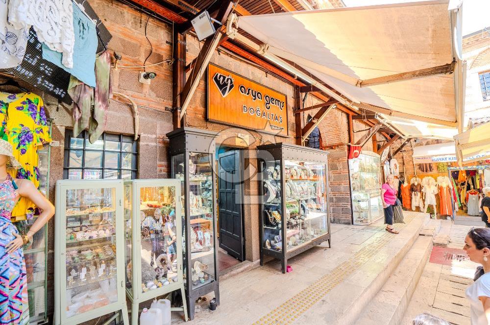 İzmir Konak  Tarihi Kızlarağası Hanı'nda Devren Kiralık Dükkan