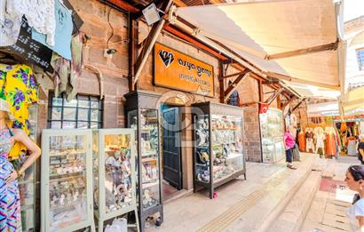 İzmir Konak  Tarihi Kızlarağası Hanı'nda Devren Kiralık Dükkan