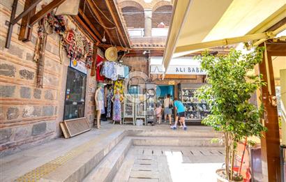 İzmir Konak  Tarihi Kızlarağası Hanı'nda Devren Kiralık Dükkan