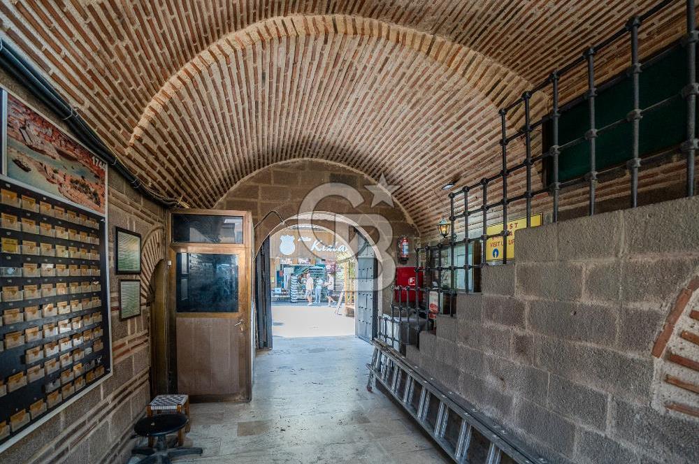 İzmir Konak  Tarihi Kızlarağası Hanı'nda Devren Kiralık Dükkan