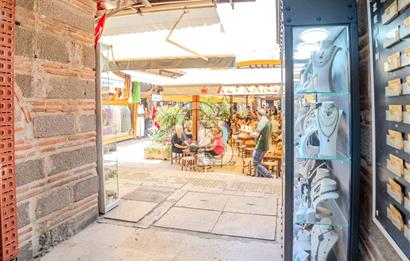 İzmir Konak  Tarihi Kızlarağası Hanı'nda Devren Kiralık Dükkan