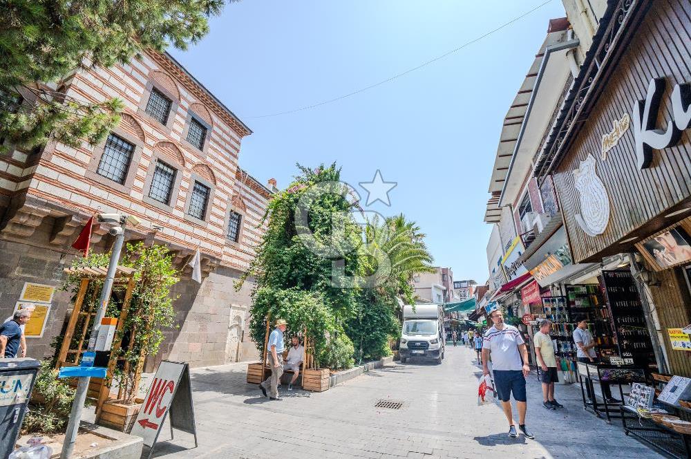 İzmir Konak  Tarihi Kızlarağası Hanı'nda Devren Kiralık Dükkan