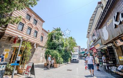 İzmir Konak  Tarihi Kızlarağası Hanı'nda Devren Kiralık Dükkan