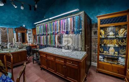 İzmir Konak  Tarihi Kızlarağası Hanı'nda Devren Kiralık Dükkan
