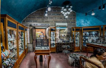 İzmir Konak  Tarihi Kızlarağası Hanı'nda Devren Kiralık Dükkan