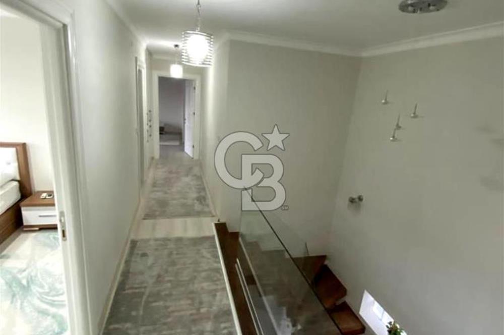 ÇEŞME FENERBURNU’NDA EŞSİZ KONUMDA, DENİZ MANZARALI LÜKS VİLLA