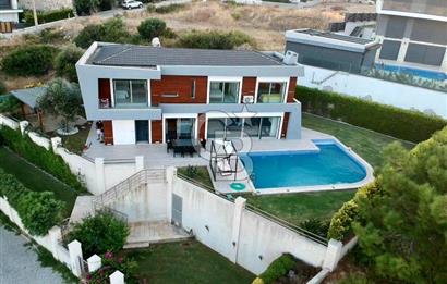 ÇEŞME FENERBURNU’NDA EŞSİZ KONUMDA, DENİZ MANZARALI LÜKS VİLLA