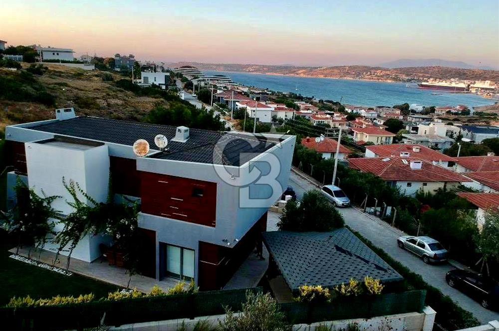 ÇEŞME FENERBURNU’NDA EŞSİZ KONUMDA, DENİZ MANZARALI LÜKS VİLLA