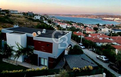 ÇEŞME FENERBURNU’NDA EŞSİZ KONUMDA, DENİZ MANZARALI LÜKS VİLLA