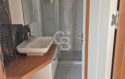 “Park Zirve‑1 Sitesi’nde 3+1 Süper Fırsat — Havuzlu, Kombili, Ankastralı Daire”