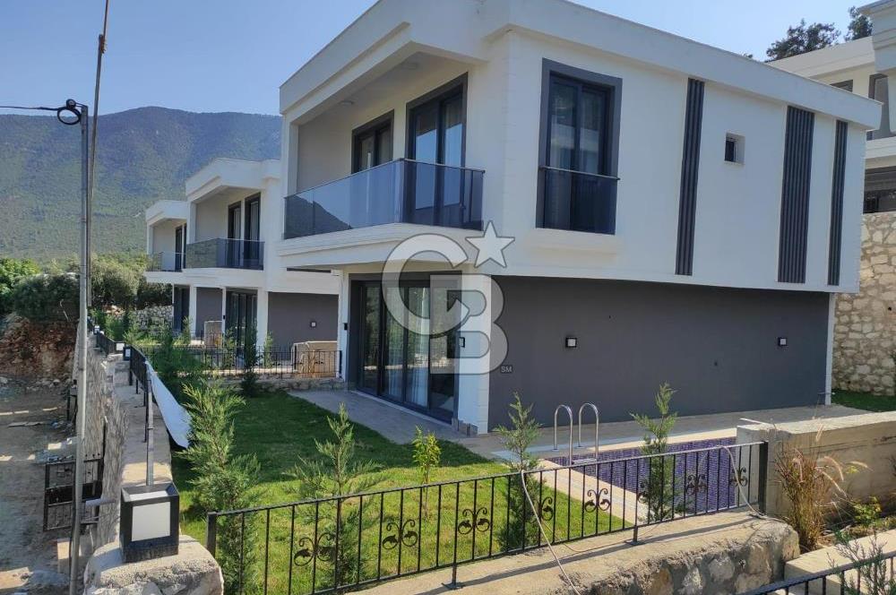 ANTALYA FİNİKE MANZARALI 3+1 SATILIK VİLLA 