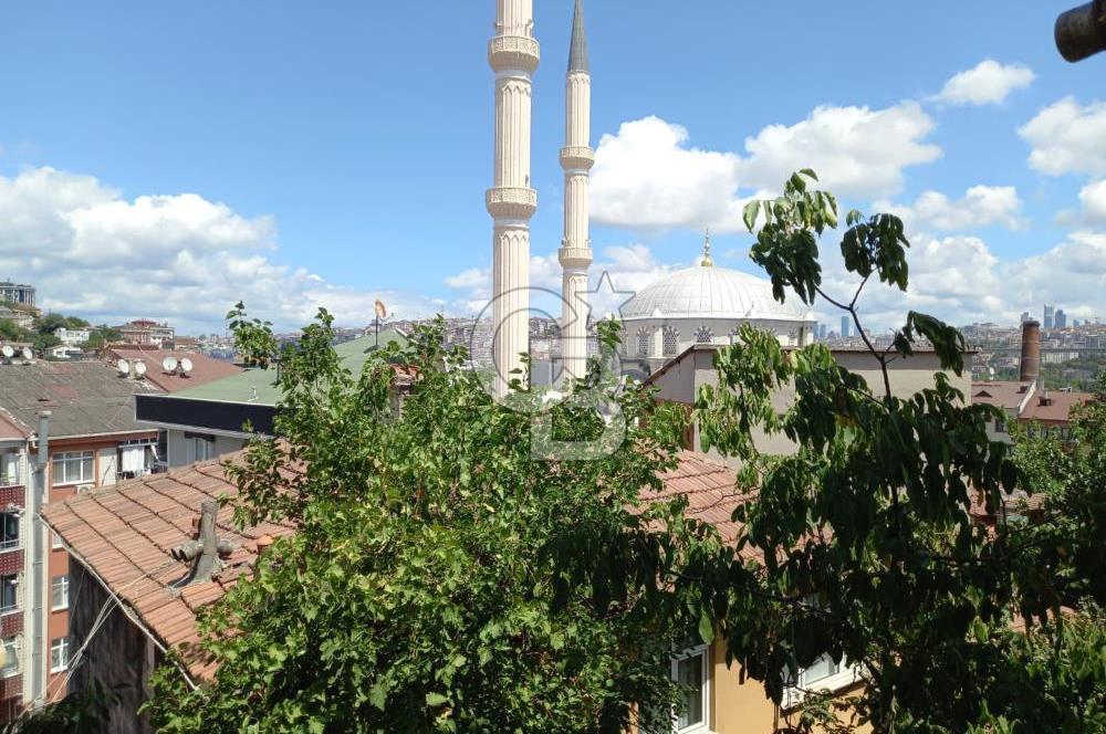 HALİÇ'e YÜRÜME MESAFESİNDE/SİLAHTARAĞA MH.'de/BARBEKÜ ŞÖMİNELİ/MERKEZİ 2+1 EV