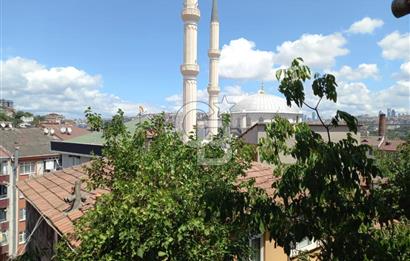 HALİÇ'e YÜRÜME MESAFESİNDE/SİLAHTARAĞA MH.'de/BARBEKÜ ŞÖMİNELİ/MERKEZİ 2+1 EV