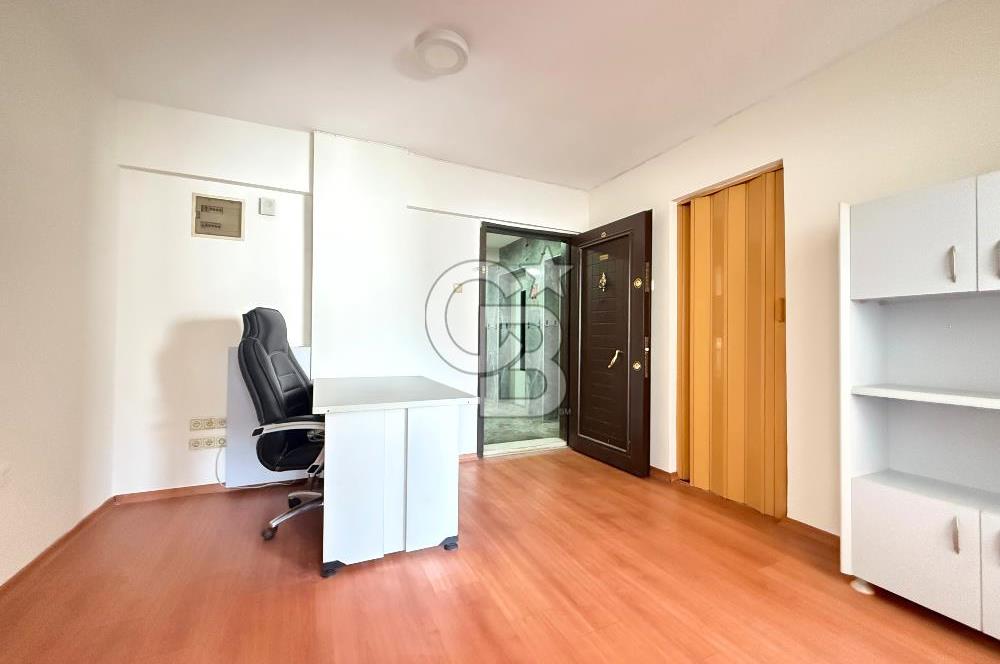 İzmir Çankaya'da Mobilyalı Mutfak WCli 2+1 Satılık Ofis