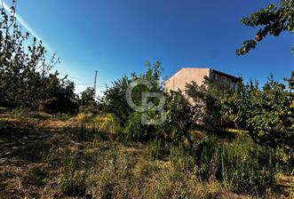 LAPSEKİ ÇARDAK DA HEMEN İNŞAAT YAPILABİLİR YATIRIMLIK 270m2 ARSA