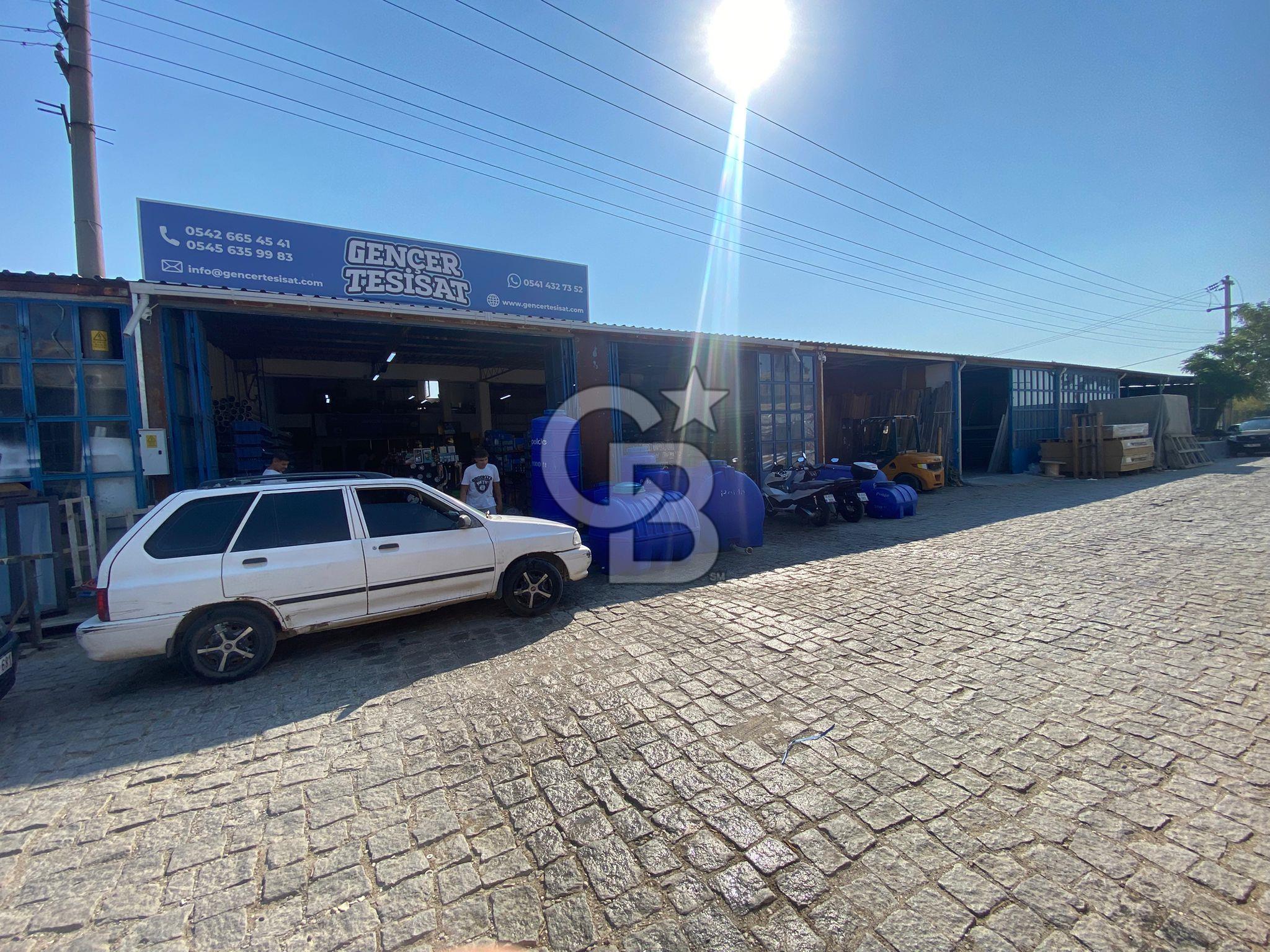 AYVALIK ATATÜRK SANAYİ SİTESİNDE 2 DÜKKAN 220M²