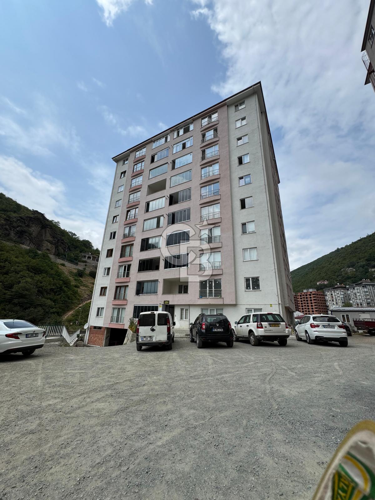 MAÇKA'DA ÇOK İYİ KONUMDA KİRALIK 3+1 DAİRE