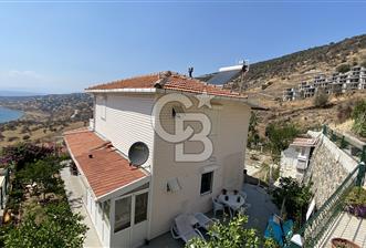 Çandarlı Deniz Kabuğu Sitesinde 2+1 Villa 