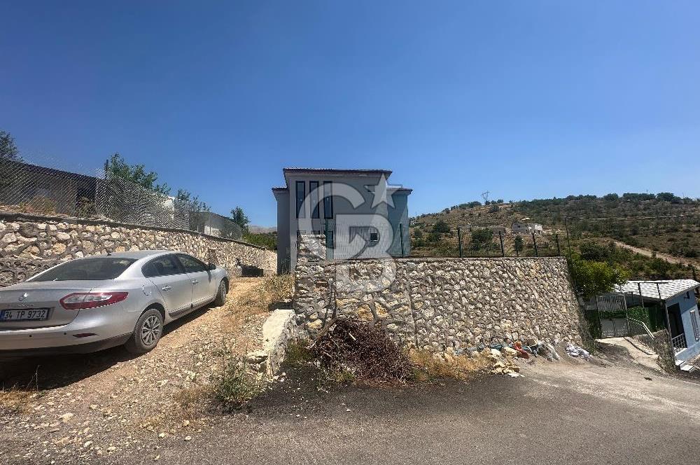 COLDWELL BANKER SAFİR'den GÜNDÜZBEY'de SATILIK HAVUZLU VİLLA