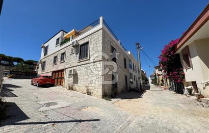 Çeşme Dalyan'da Çift Cepheli Komple Satılık Bina
