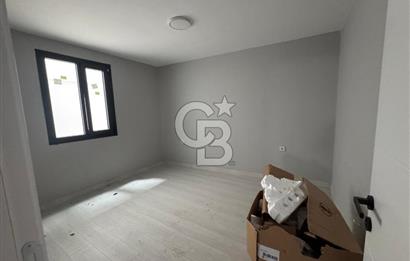Çeşme Dalyan'da Çift Cepheli Komple Satılık Bina