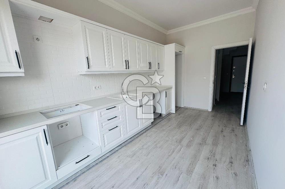 Foça Bağarası Ana Cadde Üzerinde Kiralık 3+1 Dubleks Daire
