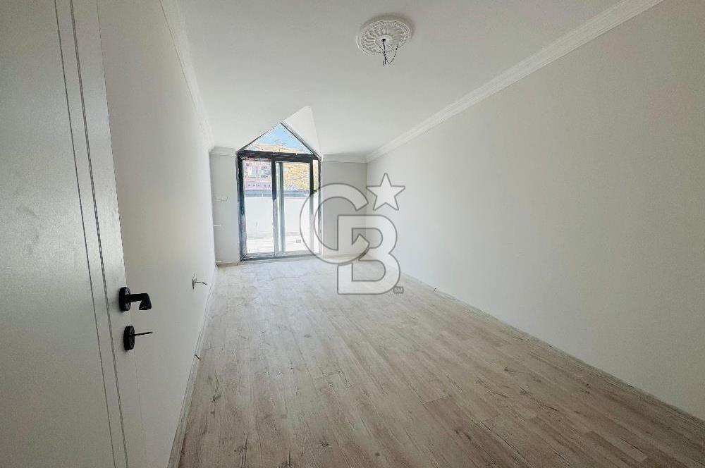 Foça Bağarası Ana Cadde Üzerinde Kiralık 3+1 Dubleks Daire