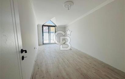 Foça Bağarası Ana Cadde Üzerinde Kiralık 3+1 Dubleks Daire