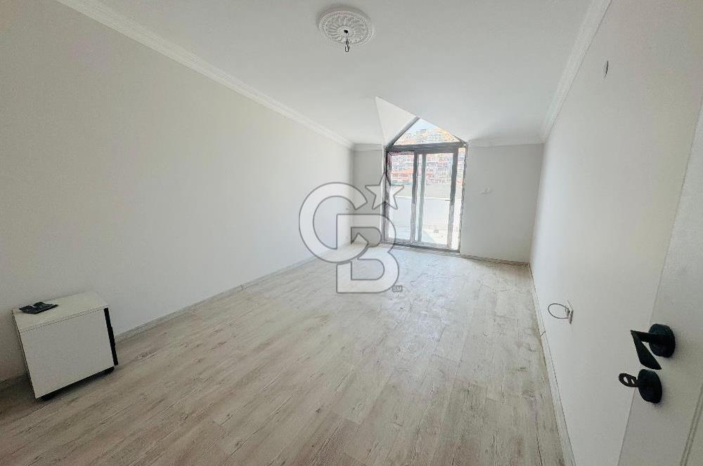 Foça Bağarası Ana Cadde Üzerinde Kiralık 3+1 Dubleks Daire