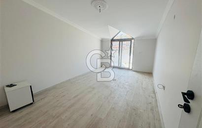 Foça Bağarası Ana Cadde Üzerinde Kiralık 3+1 Dubleks Daire