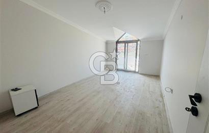 Foça Bağarası Ana Cadde Üzerinde Kiralık 3+1 Dubleks Daire