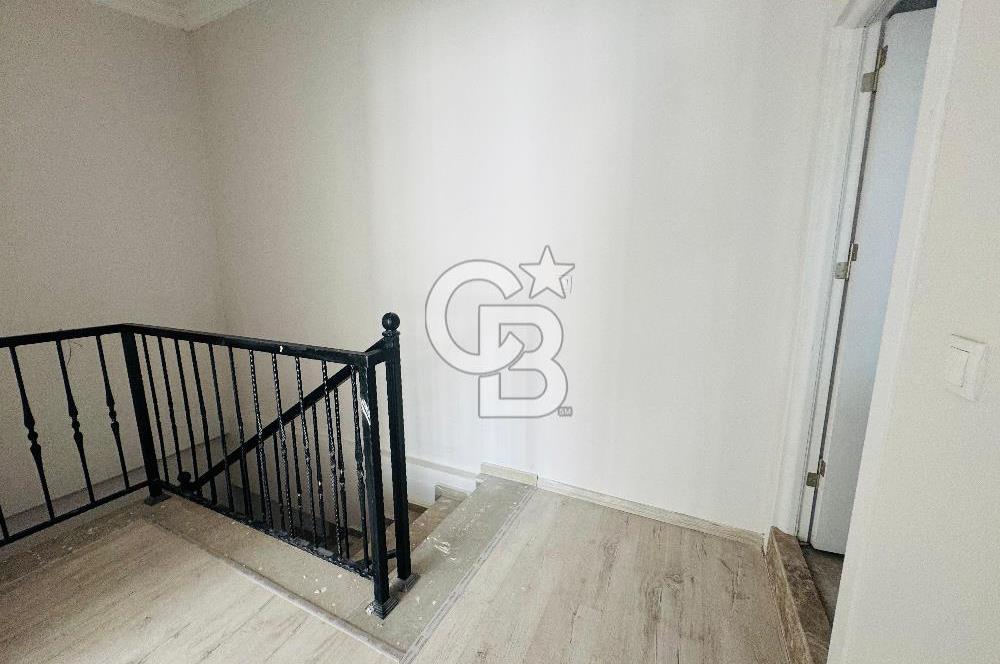 Foça Bağarası Ana Cadde Üzerinde Kiralık 3+1 Dubleks Daire