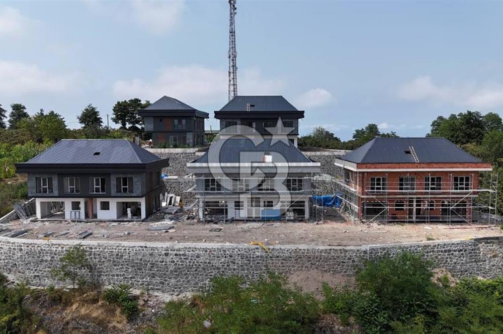 TRABZON SOĞUKSU'DA VADİ VE DENİZ MANZARALI SIFIR İKİZ VİLLALAR